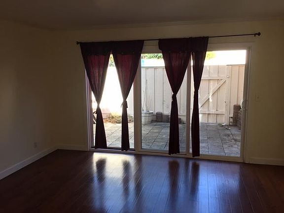 3rd image of 1439 Terra Nova Blvd