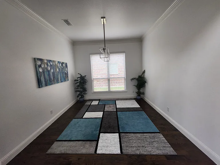 10647 Kingsford Ln — Photo 2