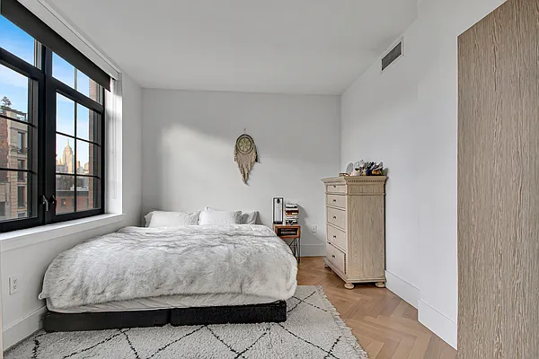 Rented by Compass | media 9