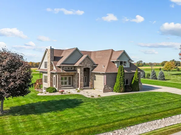 5917 Valentine Dr, Winneconne, WI 54986