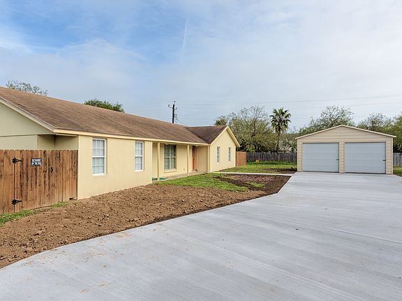 2nd image of 310 Santa Isabel Blvd