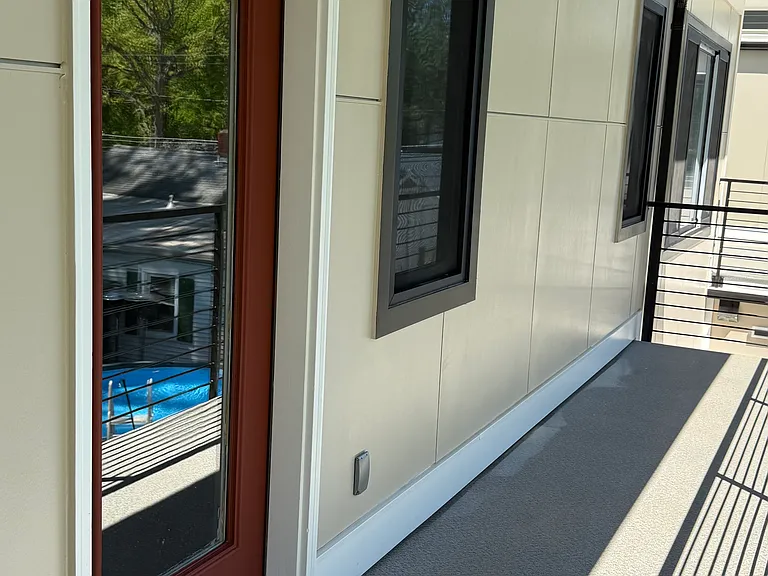 Warwick Ave — Photo 12