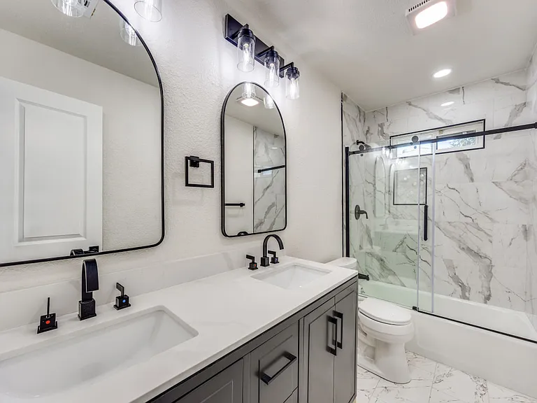2409 Regal Rd — Photo 13
