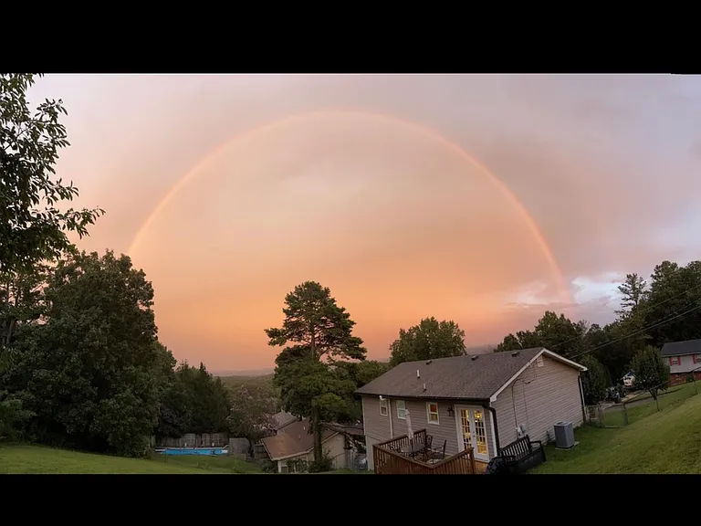 911 Crest Dr — Photo 52