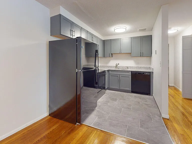 Westside Colonial — Photo 17