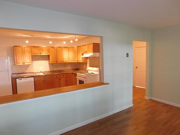 3rd image of 6C Holly St