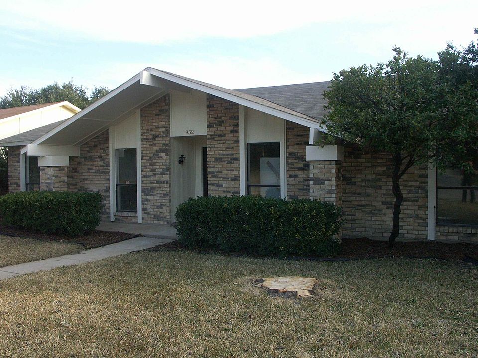 1st image of 952 Lombardy Dr