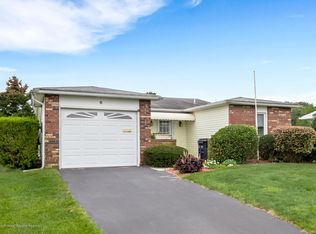 8 Kingsley Ct, Brick, NJ 08724