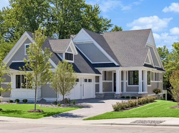 270 Wayzata Blvd E, Wayzata, MN 55391