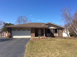 1178 Dorchester Dr, Oconomowoc, WI 53066