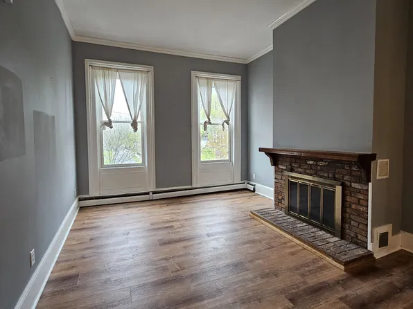 32 1st St #2, Albany, NY 12210