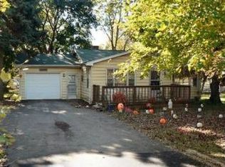 18095 W Gages Lake Rd, Grayslake, IL 60030