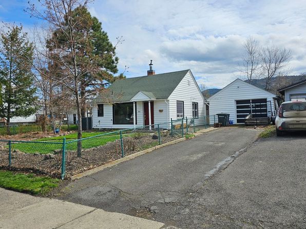 906 G Ave