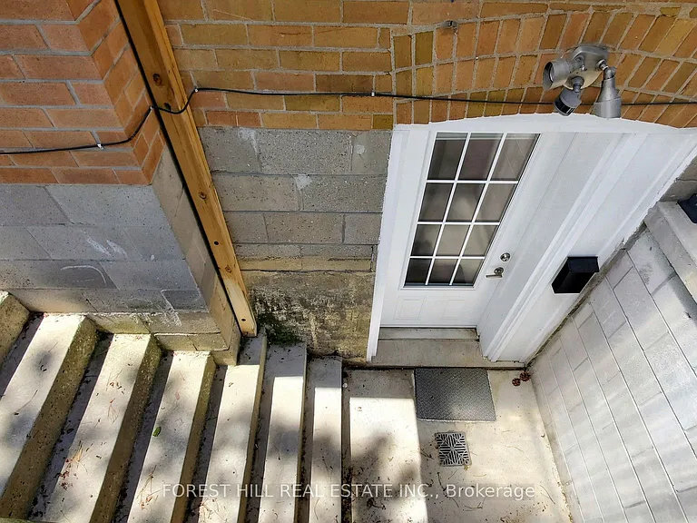308 Hendon Ave #BASEMENT — Photo 11