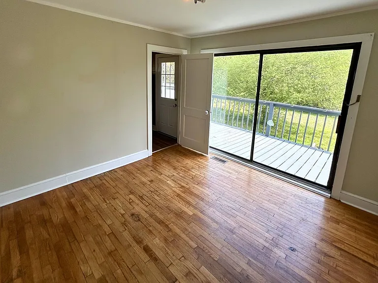 2311 Central Dr — Photo 7