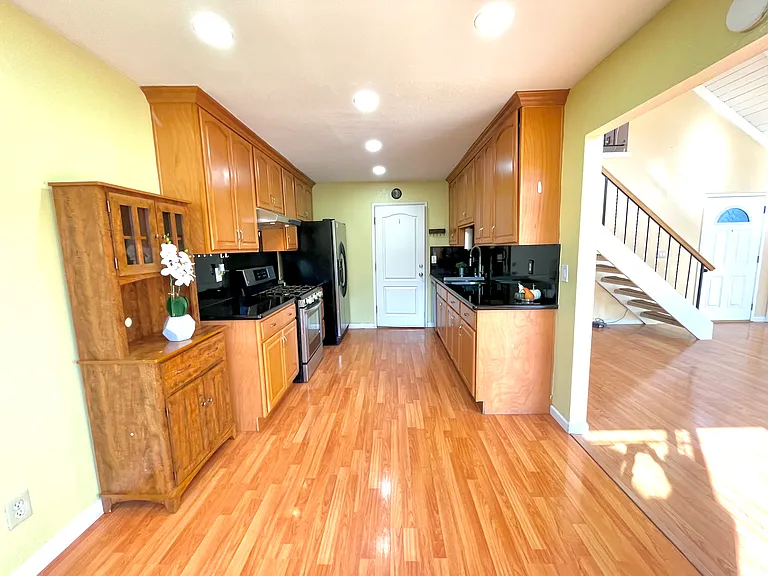 33067 Lake Michigan St — Photo 6