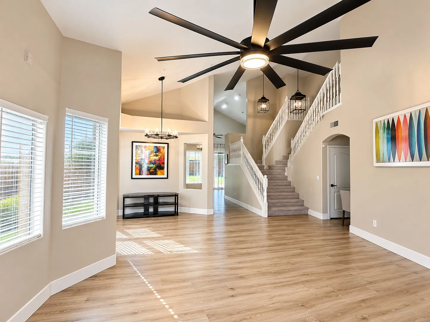 4 bed, 2.5 bath, 2331 sqft, $3,500 — Photo 3