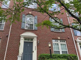 2207 Potomac Club Pkwy, Woodbridge, VA 22191