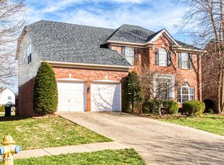 3703 Wynbrooke Cir, Louisville, KY 40241