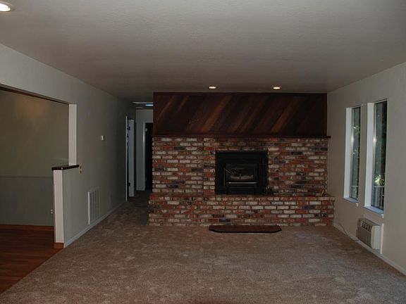 Livingroom facing fireplace