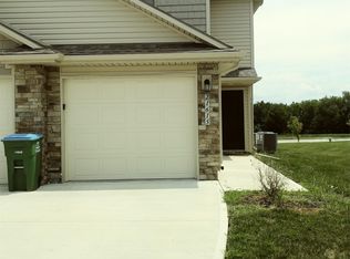 21615 Westover Ct, Peculiar, MO 64078