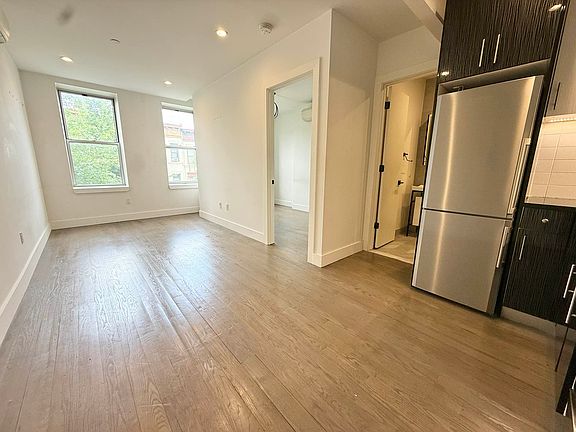 2nd image of 826 Saint Johns Pl #3R