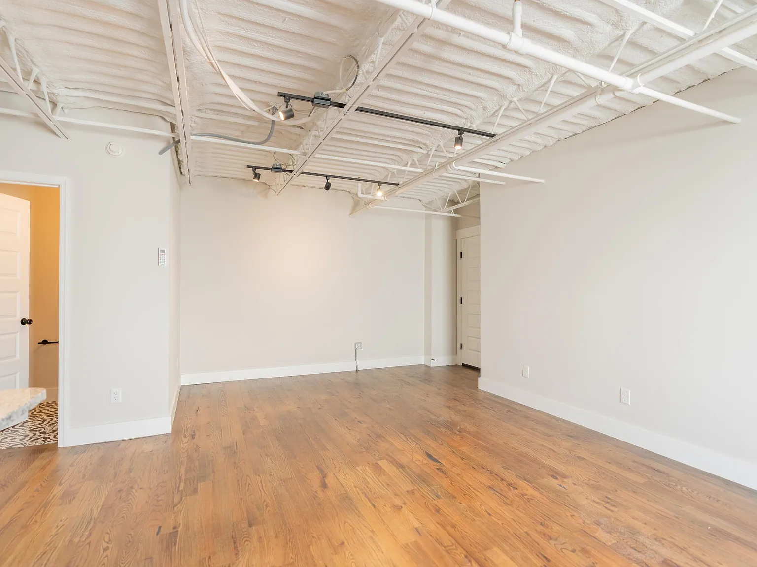 1 bed, 1.0 bath, 770 sqft, $1,650 — Photo 4