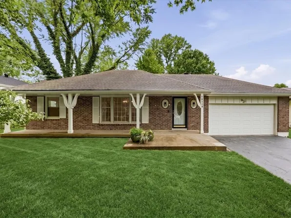 18719 Gateway Dr, Independence, MO 64057