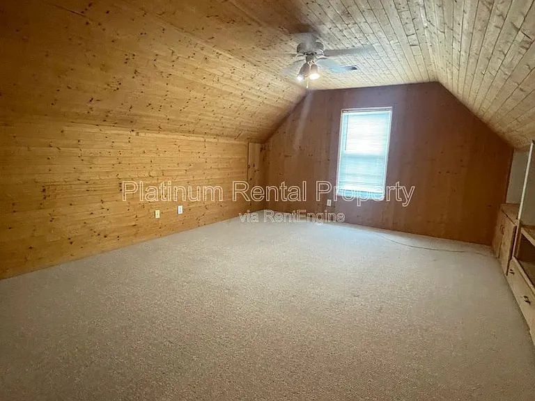 475 Ellesmere Way — Photo 39