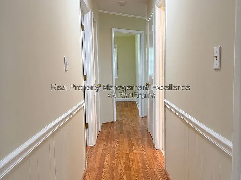 415 W 2nd St — Photo 30