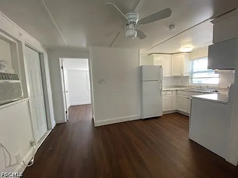 717 Burdick St — Photo 14