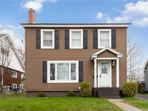 25 Wellington Ave, Moncton, NB E1E 2A7