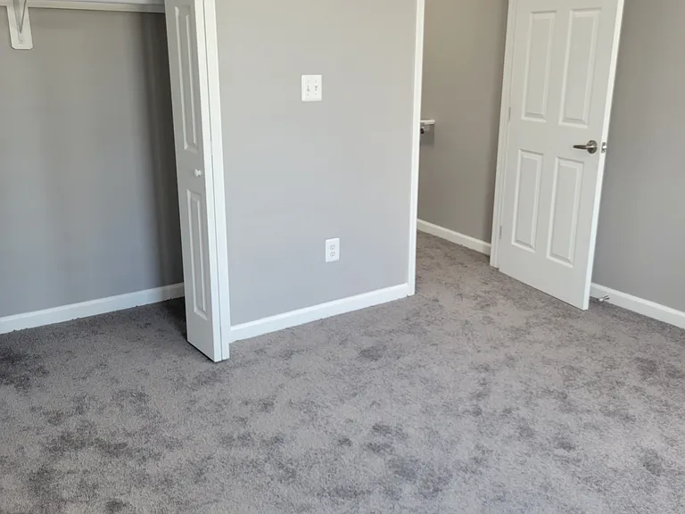 28 N Clinton St — Photo 3
