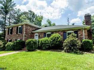 1434 Grove Rd, Charlottesville, VA 22901