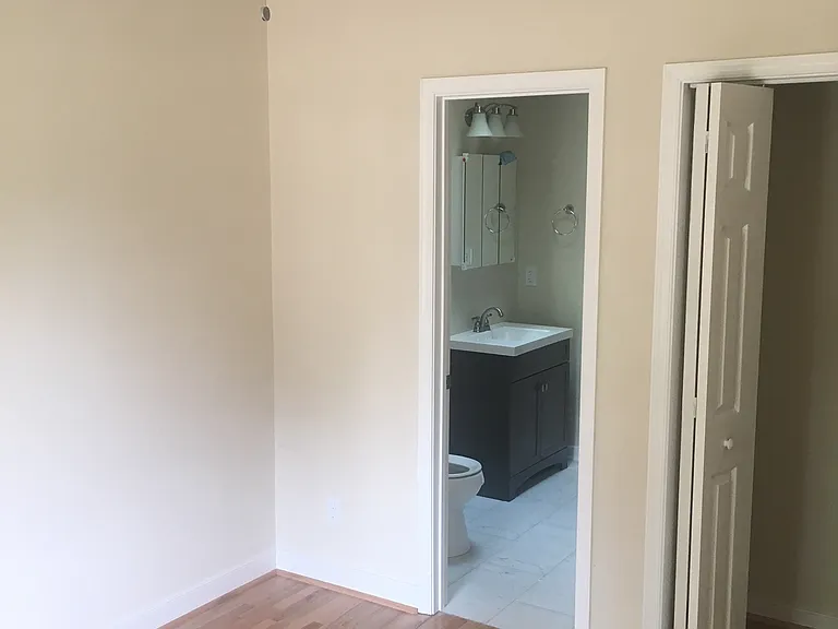 3200 Rosewood Ave — Photo 23
