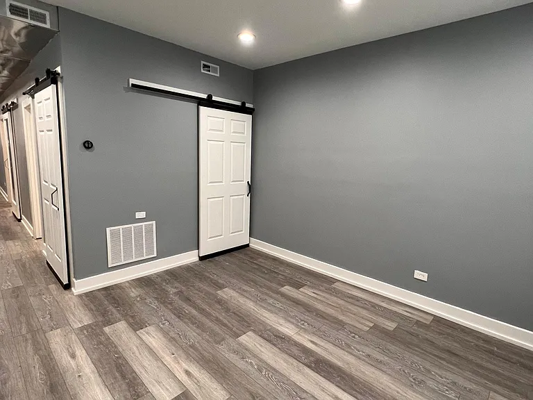 2846 N Drake Ave #1 — Photo 23
