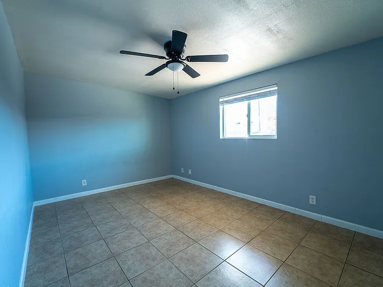 3637 E Oak St #6 — Photo 16
