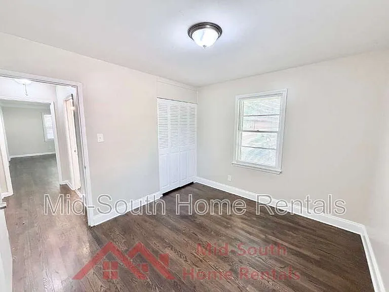 3284 Parham St — Photo 10