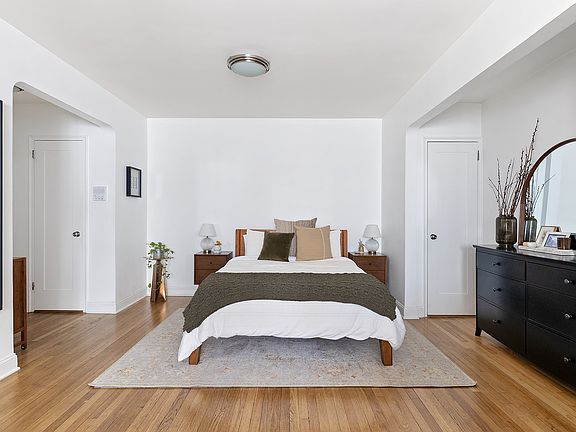 3rd image of 425 Central Park W APT 5E