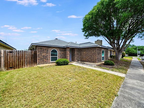 2nd image of 608 Fern Meadow Dr
