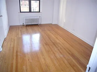 Rented by Siderow Residential Group