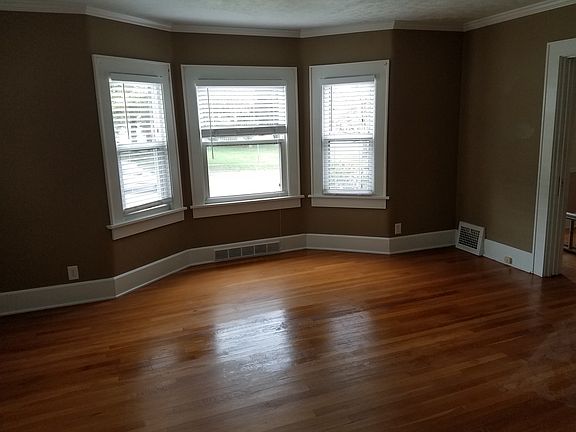 4th image of 1505 E Main St