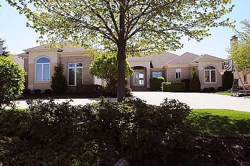 3rd image of 260 Boulder Dr