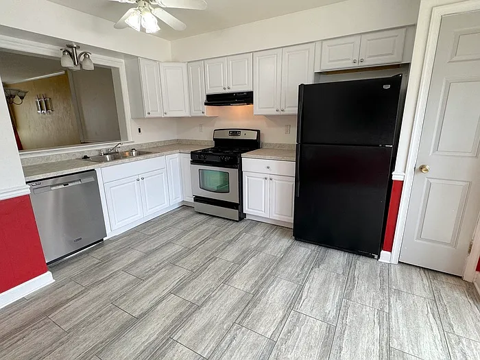 1136 Gleaning Close — Photo 1