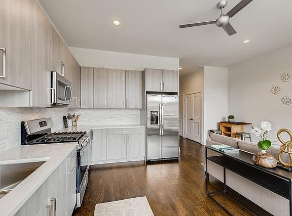 3rd image of 2351 W North Ave #3EE