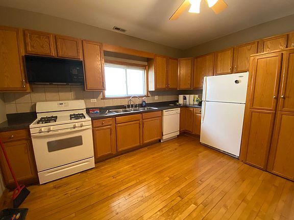 5th image of 4916 W Cornelia Ave #1