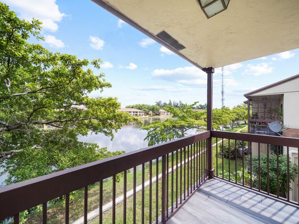 485 NW 210th St APT 206