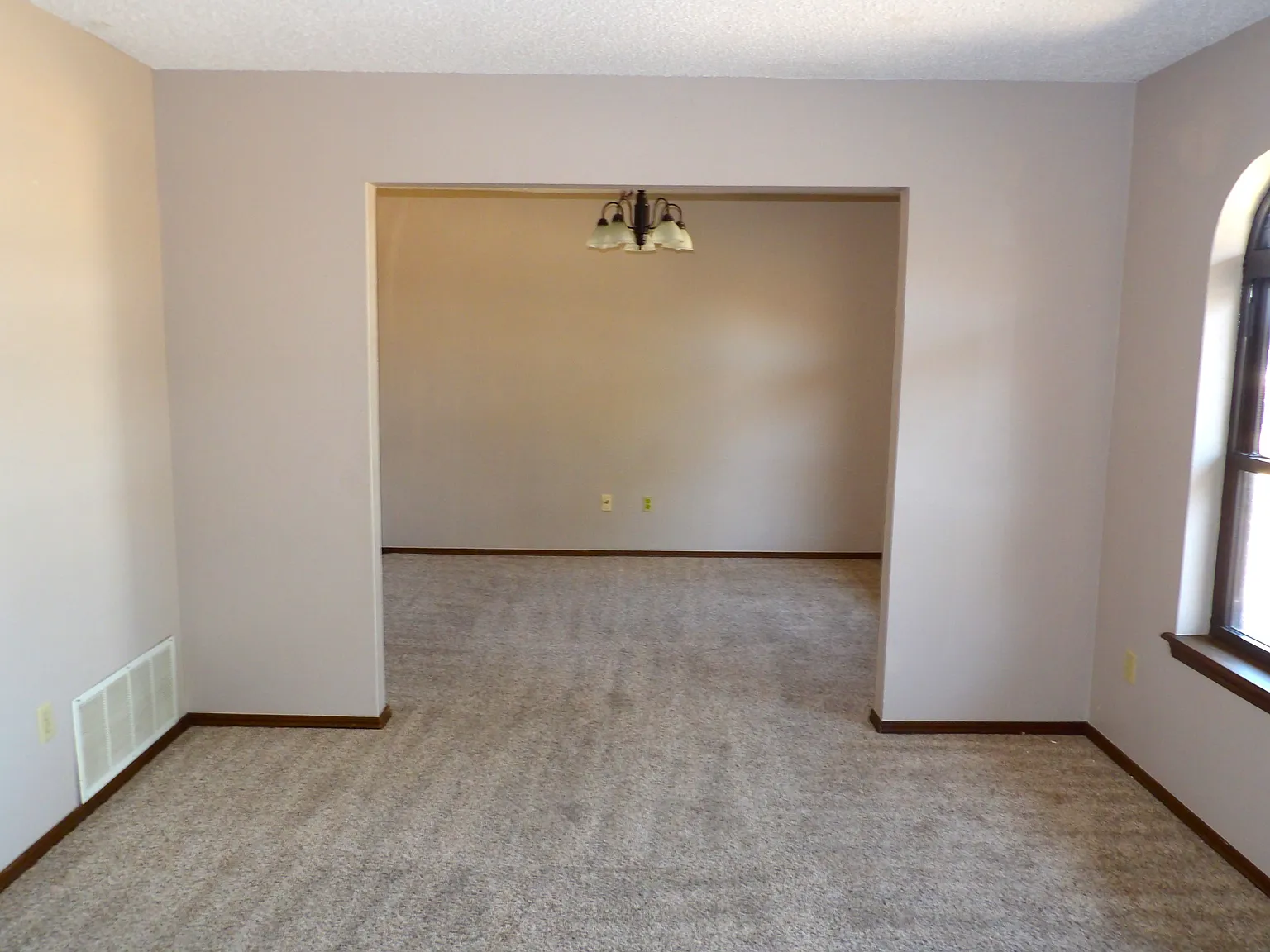 3 bed, 1581 sqft, $1,295 — Photo 3