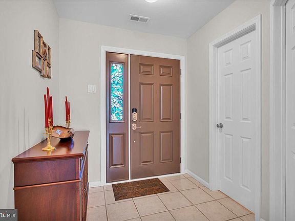 5th image of 18 Kenton Pl