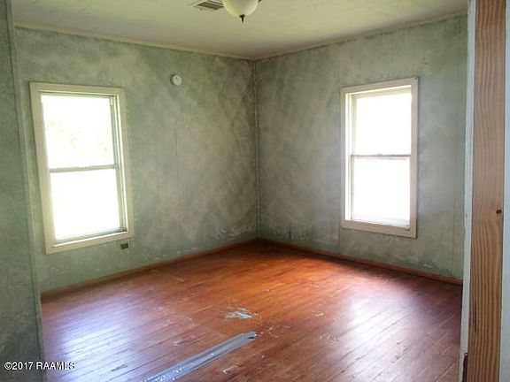 5th image of 922 S Ave N